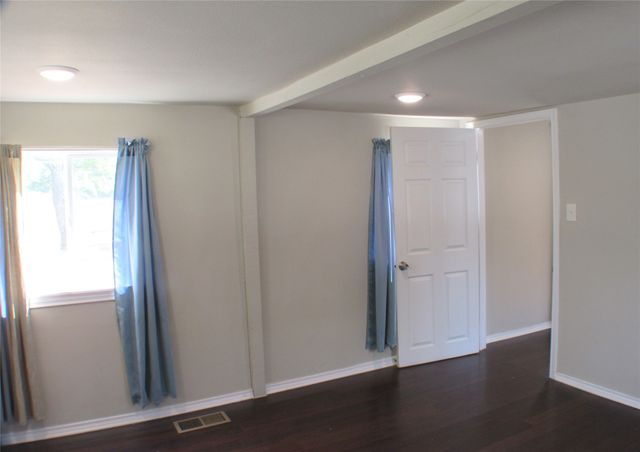 2208 Beverly Drive, Granbury, TX 76048