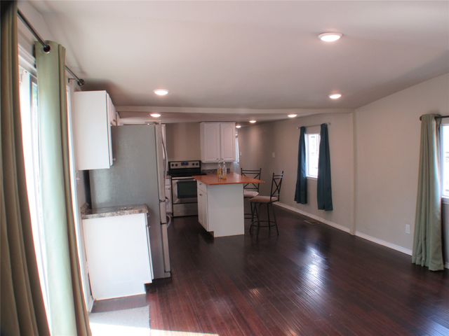 2208 Beverly Drive, Granbury, TX 76048