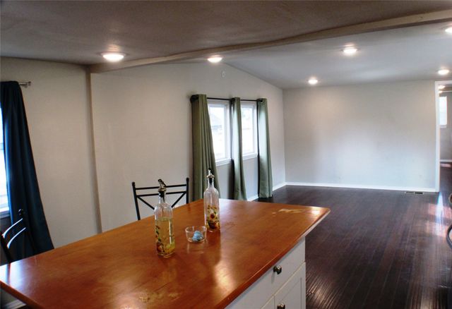 2208 Beverly Drive, Granbury, TX 76048