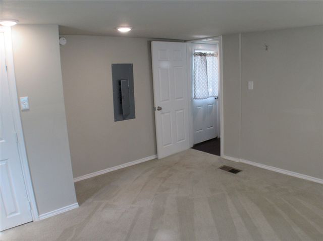 2208 Beverly Drive, Granbury, TX 76048