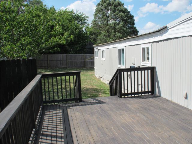 2208 Beverly Drive, Granbury, TX 76048