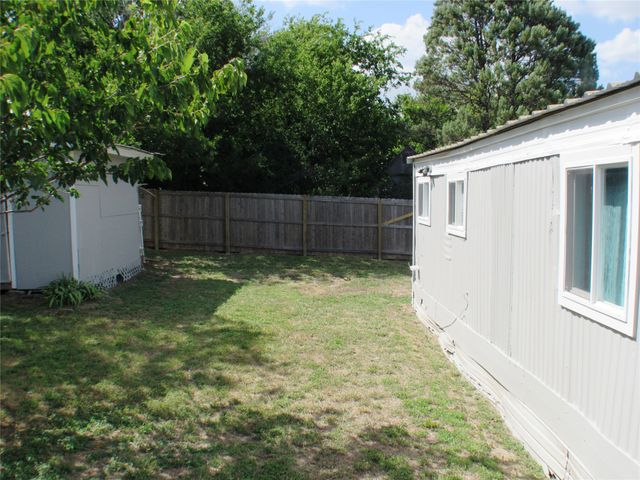 2208 Beverly Drive, Granbury, TX 76048