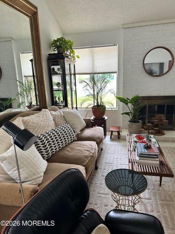 18 Liverpool Court, Jackson, NJ 08527