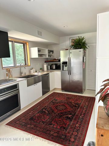 18 Liverpool Court, Jackson, NJ 08527