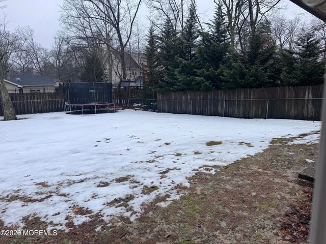 18 Liverpool Court, Jackson, NJ 08527