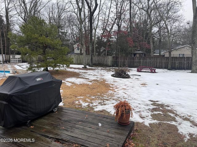 18 Liverpool Court, Jackson, NJ 08527