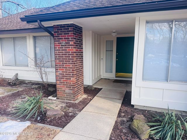 18 Liverpool Court, Jackson, NJ 08527
