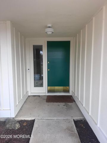 18 Liverpool Court, Jackson, NJ 08527