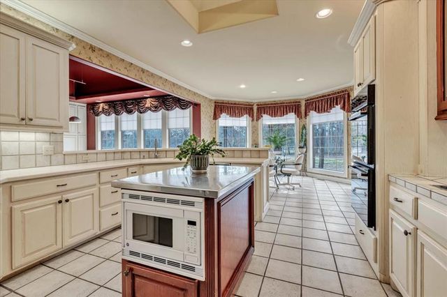 5617 Georgetowne Road, Edmond, OK 73034