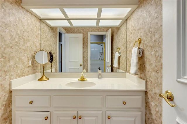 5617 Georgetowne Road, Edmond, OK 73034