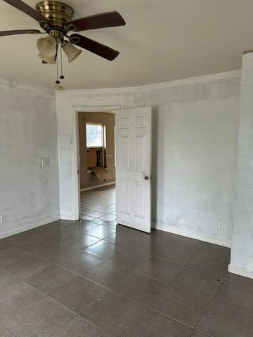 2953 S Clara Avenue, Fresno, CA 93706
