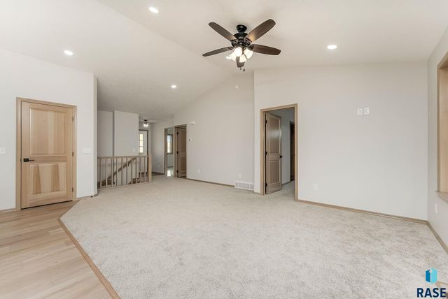 5321 S Bahnson Ave Avenue, Sioux Falls, SD 57110