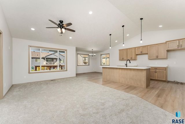 5321 S Bahnson Ave Avenue, Sioux Falls, SD 57110