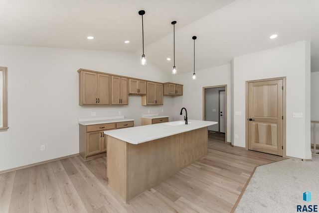 5321 S Bahnson Ave Avenue, Sioux Falls, SD 57110