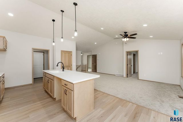 5321 S Bahnson Ave Avenue, Sioux Falls, SD 57110