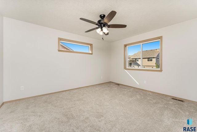 5321 S Bahnson Ave Avenue, Sioux Falls, SD 57110