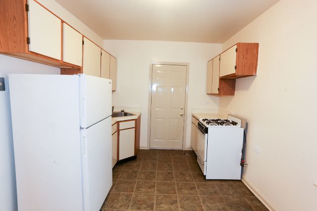 5746 N Winthrop Avenue 303, Chicago, IL 60660