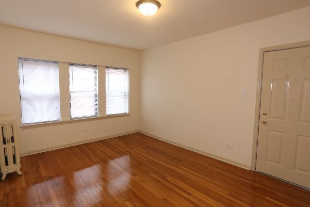 5746 N Winthrop Avenue 303, Chicago, IL 60660