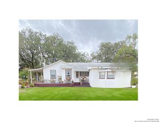15875 Bexar, Lacoste, TX 78039