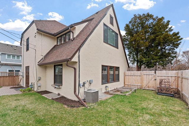 2790 Dean Parkway, Minneapolis, MN 55416