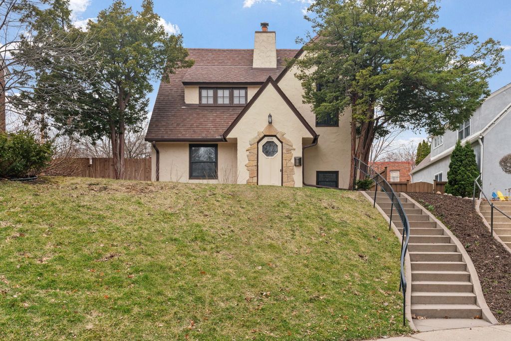 2790 Dean Parkway, Minneapolis, MN 55416