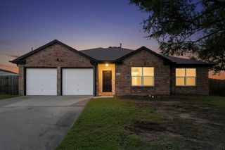 1004 Canyon Drive, Justin, TX 76247
