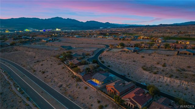 3112 Secret Pass Canyon Drive, Bullhead City, AZ 86429