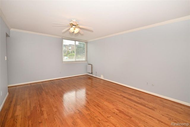 4043 W Maple D 101, Bloomfield Hills, MI 48301