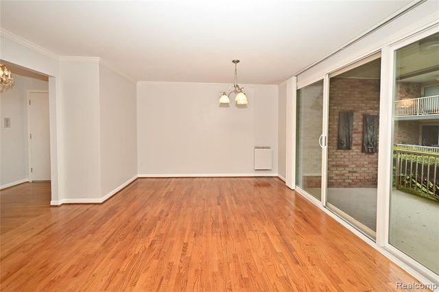 4043 W Maple D 101, Bloomfield Hills, MI 48301