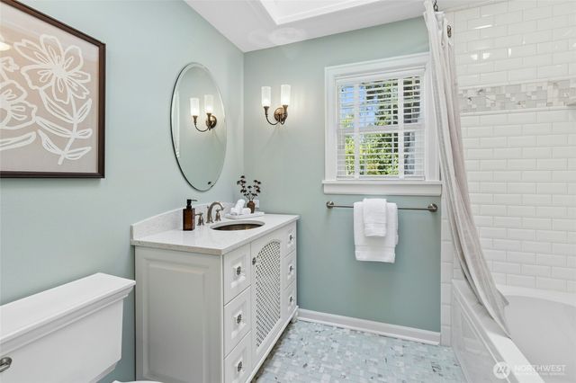 13606 Woodinville Redmond Road NE, Redmond, WA 98052