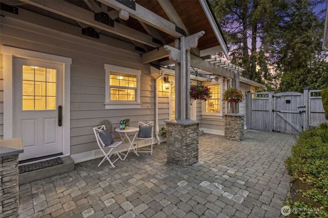 13606 Woodinville Redmond Road NE, Redmond, WA 98052