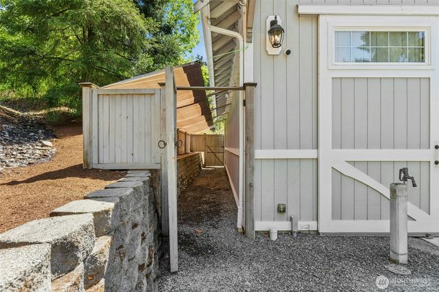13606 Woodinville Redmond Road NE, Redmond, WA 98052