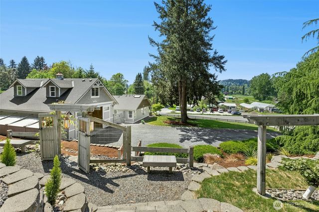13606 Woodinville Redmond Road NE, Redmond, WA 98052