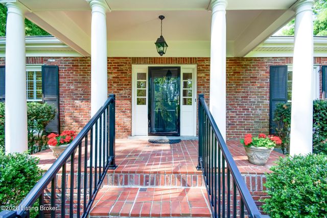 427 Twinbrook Rd, Louisville, KY 40207