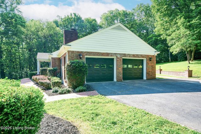 427 Twinbrook Rd, Louisville, KY 40207