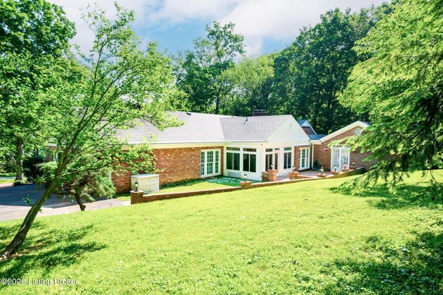 427 Twinbrook Rd, Louisville, KY 40207