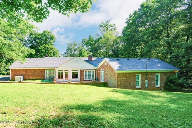 427 Twinbrook Rd, Louisville, KY 40207