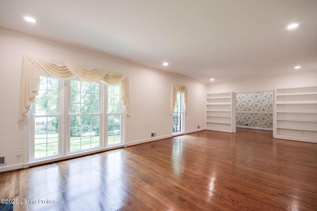 427 Twinbrook Rd, Louisville, KY 40207