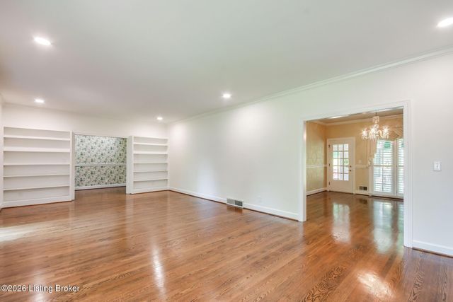 427 Twinbrook Rd, Louisville, KY 40207