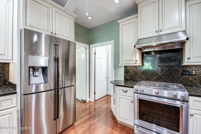 427 Twinbrook Rd, Louisville, KY 40207