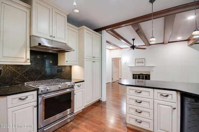 427 Twinbrook Rd, Louisville, KY 40207