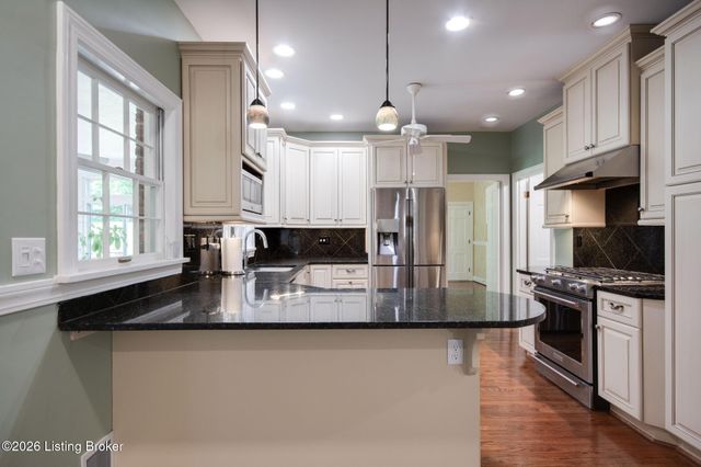427 Twinbrook Rd, Louisville, KY 40207