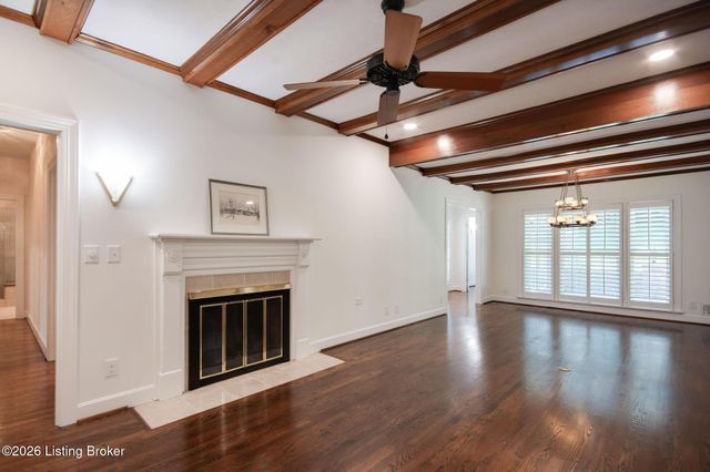 427 Twinbrook Rd, Louisville, KY 40207