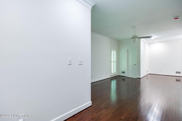 427 Twinbrook Rd, Louisville, KY 40207