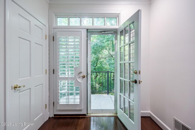 427 Twinbrook Rd, Louisville, KY 40207
