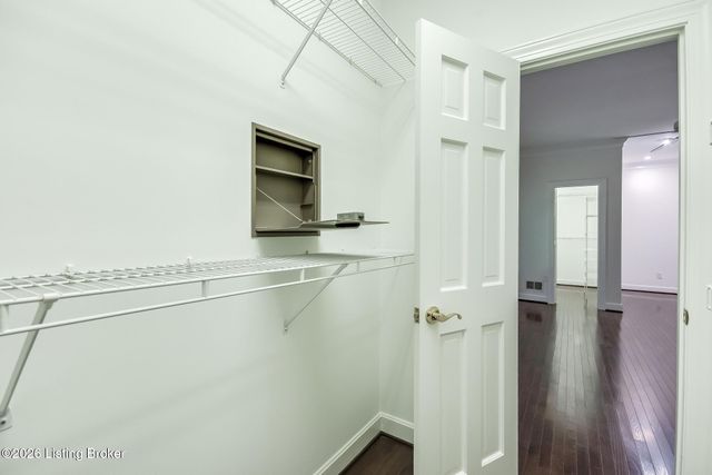 427 Twinbrook Rd, Louisville, KY 40207