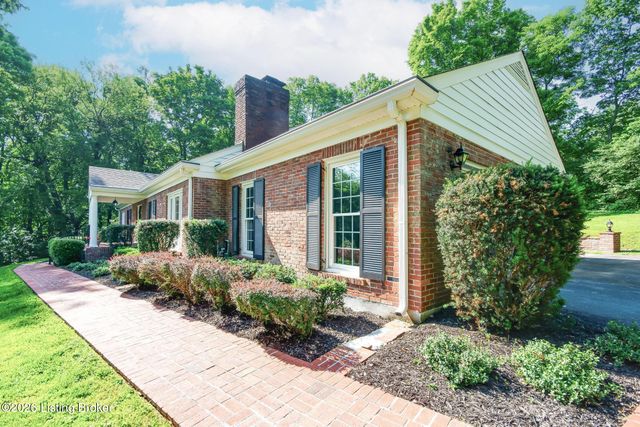427 Twinbrook Rd, Louisville, KY 40207
