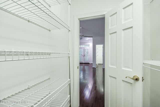 427 Twinbrook Rd, Louisville, KY 40207