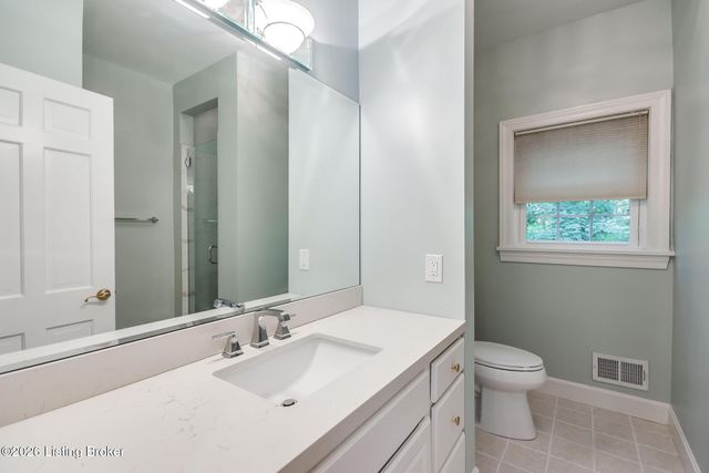 427 Twinbrook Rd, Louisville, KY 40207