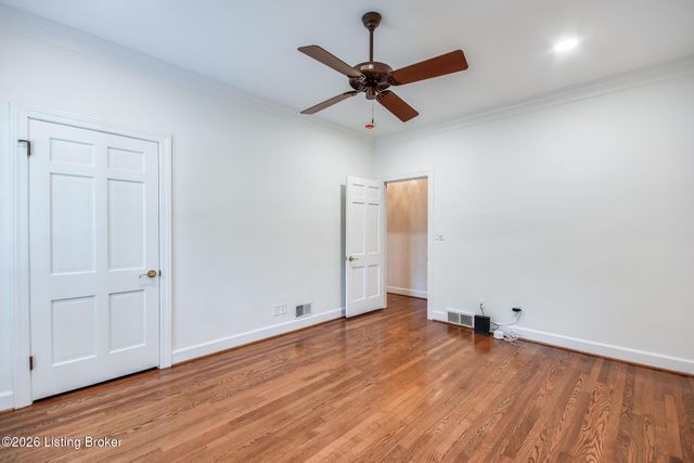 427 Twinbrook Rd, Louisville, KY 40207